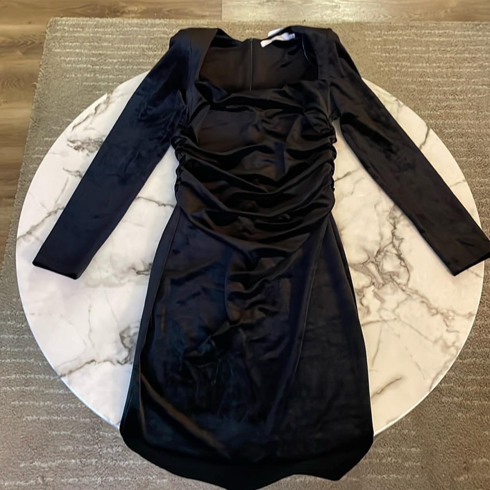 NEW WITH TAGS, ASTR The Label Black Velvet Midi Dress